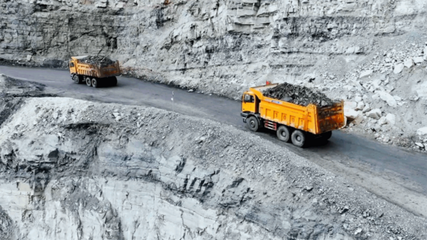 百臺'硬漢'奔赴西北！徐工自卸車再造示范礦區礦山技術